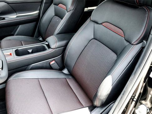 New 2025 Nissan Kicks SR image 9