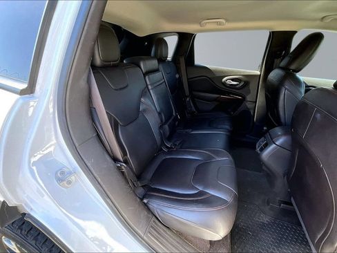 Certified 2016 Jeep Cherokee Trailhawk w/ Leather Interior Group AWD/4WD image 18