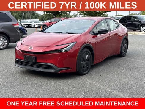 Used 2025 Toyota Prius LE FWD image 5