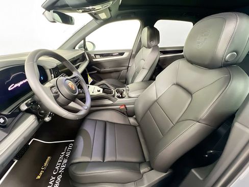 New 2026 Porsche Cayenne AWD/4WD image 5