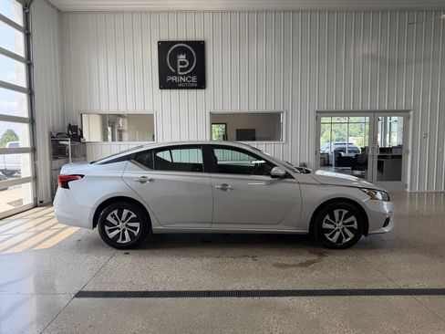Used 2021 Nissan Altima 2.5 S FWD image 6