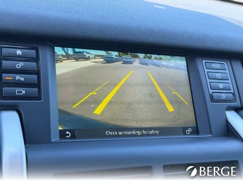 Used 2017 Land Rover Discovery Sport SE image 27