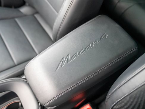 Certified 2025 Porsche Macan 4 Electric AWD/4WD image 22