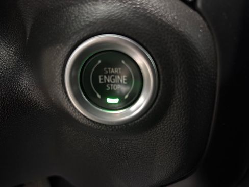 Certified 2021 Chevrolet Silverado 1500 RST AWD/4WD image 33