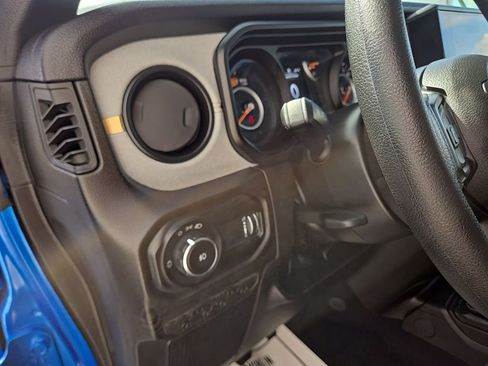 Used 2025 Jeep Wrangler Sport AWD/4WD image 23