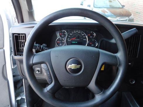 Used 2020 Chevrolet Express 3500 LT w/ LT Preferred Equipment Group image 7