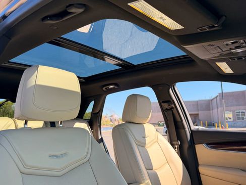 Used 2019 Cadillac XT5 Luxury image 31