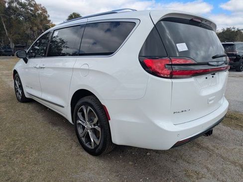 New 2026 Chrysler Pacifica Pinnacle w/ Trailer Tow Group image 5