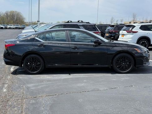 New 2026 Nissan Altima 2.5 SV FWD image 2