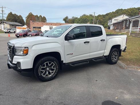 Used 2022 GMC Canyon AT4 w/ Trailering Package image 4