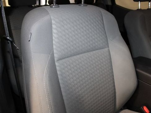 Used 2022 Toyota Tacoma SR5 RWD image 16