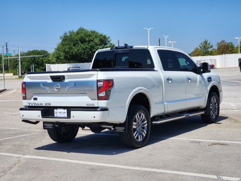 Used 2024 Nissan Titan Platinum Reserve w/ Moonroof Package AWD/4WD image 5