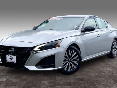 Used 2024 Nissan Altima 2.5 SV
