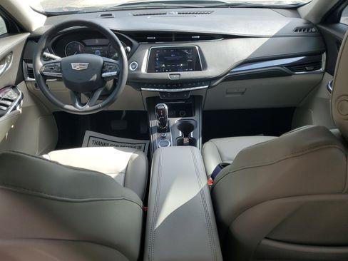 Used 2023 Cadillac XT4 Luxury w/ Cold Weather Package image 15