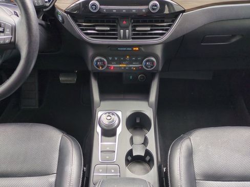 Used 2020 Ford Escape Titanium image 19
