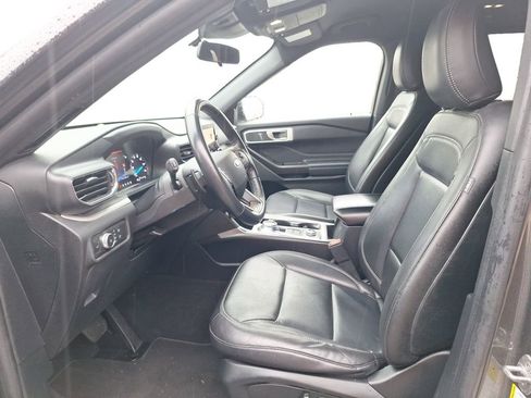 Used 2020 Ford Explorer XLT w/ Equipment Group 202A image 10
