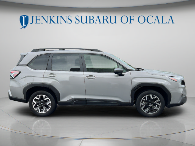 Used 2025 Subaru Forester Premium w/ Convenience Package #1 AWD/4WD image 2