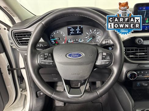 Used 2022 Ford Escape SE w/ SE Sport Appearance Package FWD image 17