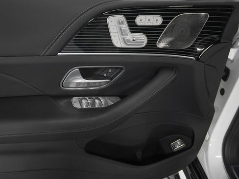 Used 2026 Mercedes-Benz Maybach GLS 600 image 38