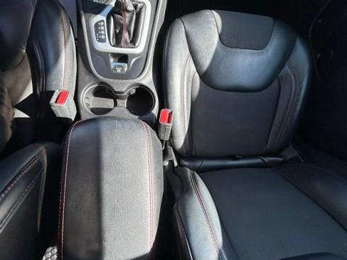 Used 2017 Jeep Cherokee Trailhawk w/ Comfort & Convenience Group AWD/4WD image 19
