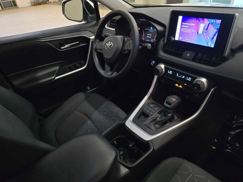 Used 2023 Toyota RAV4 XLE AWD/4WD image 29