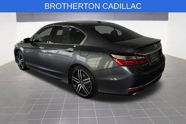 Used 2017 Honda Accord Touring image 3