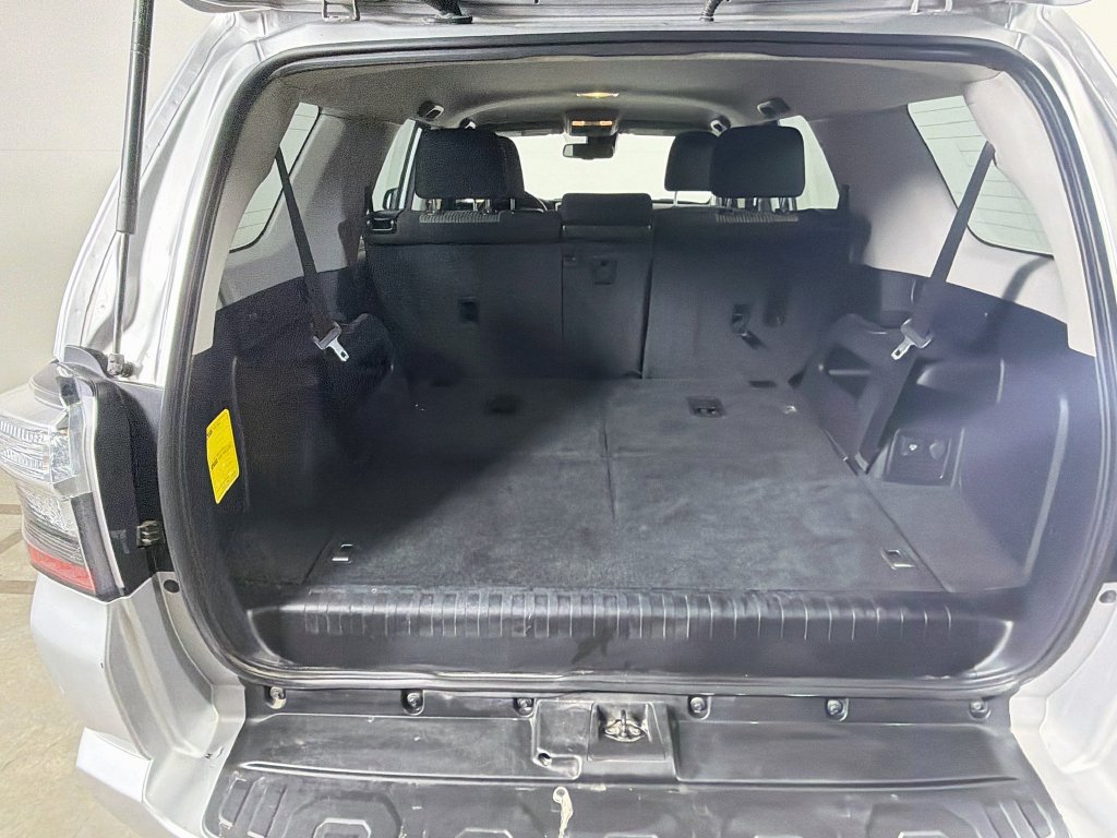 Used 2022 Toyota 4Runner SR5 AWD/4WD image 22