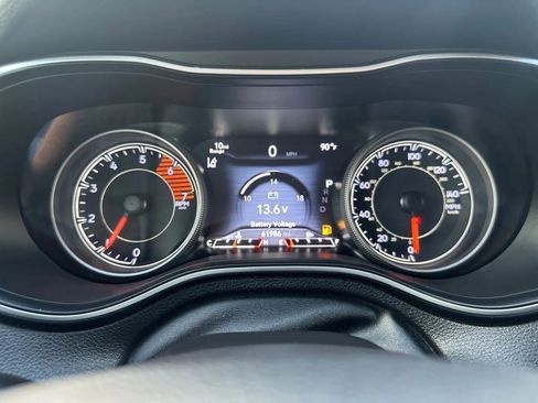 Used 2019 Jeep Cherokee Limited w/ Technology Group image 13