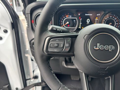 New 2026 Jeep Wrangler Unlimited Rubicon AWD/4WD image 18