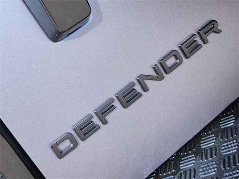Used 2024 Land Rover Defender 90 S image 12
