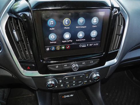 Used 2023 Chevrolet Traverse LT FWD image 9