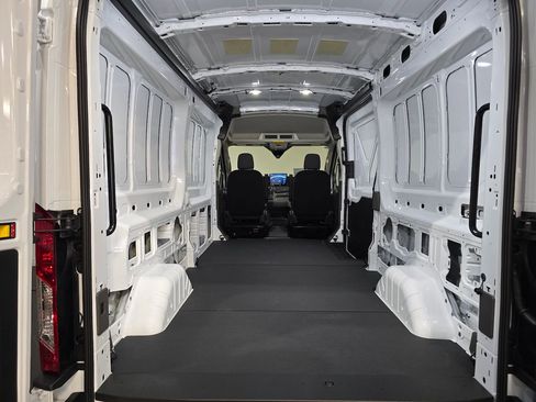 New 2026 Ford Transit 250 148 Medium Roof RWD image 8