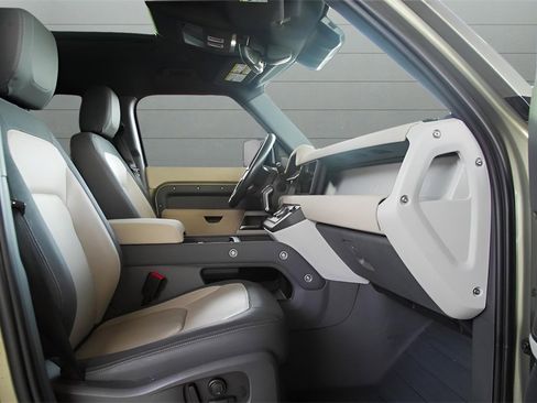 Used 2023 Land Rover Defender 110 X-Dynamic SE image 40