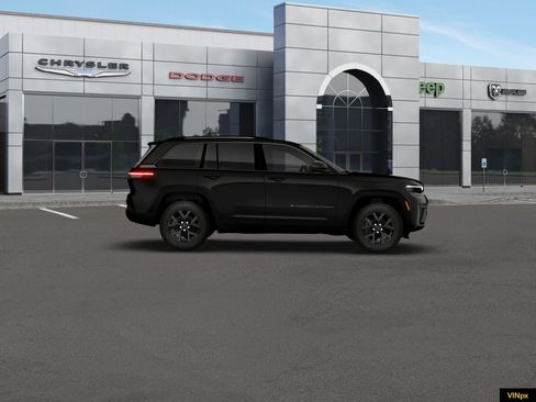 New 2026 Jeep Grand Cherokee Altitude image 9