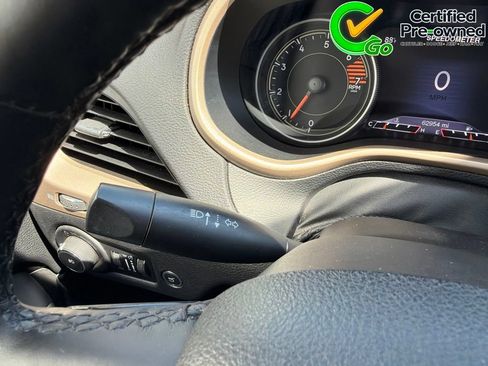 Certified 2018 Jeep Cherokee Limited FWD image 64