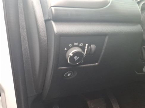 Used 2022 Jeep Grand Cherokee Laredo E AWD/4WD image 19