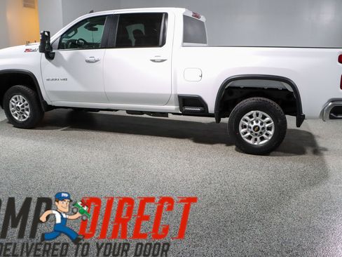 Used 2024 Chevrolet Silverado 2500 LT w/ Convenience Package AWD/4WD image 10