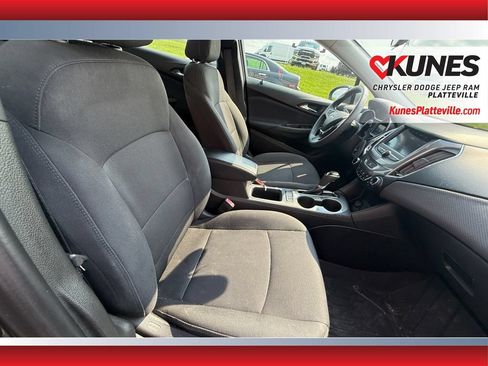 Used 2019 Chevrolet Cruze LT w/ LT True North Edition FWD image 37