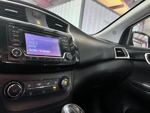 Used 2017 Nissan Sentra SV FWD image 16