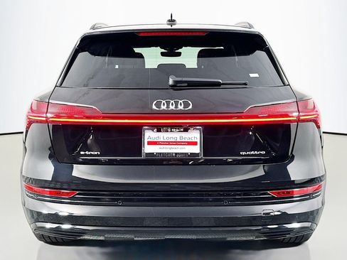 Used 2022 Audi e-tron Premium w/ Convenience Plus Package AWD/4WD image 3