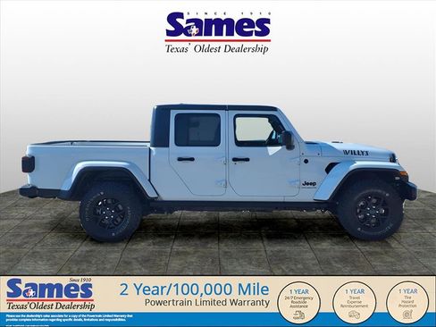 Used 2024 Jeep Gladiator Sport image 3