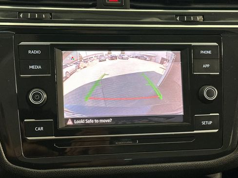 Used 2018 Volkswagen Tiguan S FWD image 22