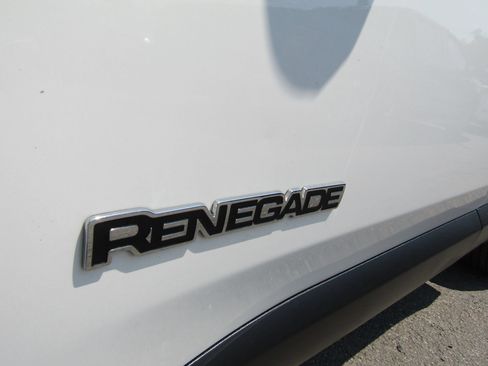 Used 2022 Jeep Renegade Sport w/ Sport Appearance Group AWD/4WD image 18