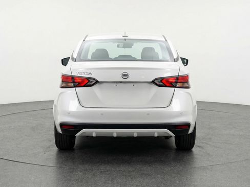 Used 2025 Nissan Versa SV image 7