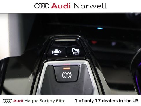 Used 2025 Audi Q5 Premium w/ Convenience Package AWD/4WD image 5
