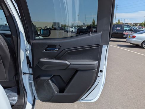 New 2025 Chevrolet Colorado LT w/ LT Convenience Package image 39