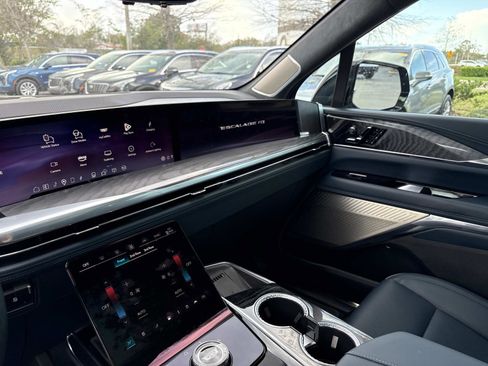 Certified 2025 Cadillac Escalade IQ Luxury 2 w/ LPO, Premium Carpet Package image 26