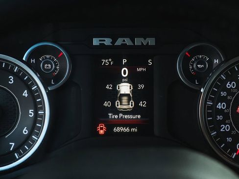 Used 2023 RAM 1500 Big Horn image 32