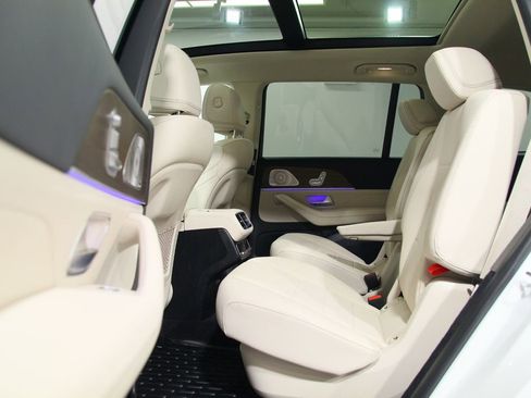 Certified 2026 Mercedes-Benz GLS 450 4MATIC image 30