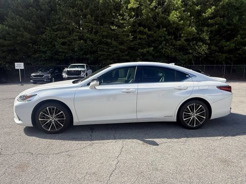 Used 2022 Lexus ES 300h w/ Premium Package FWD image 4